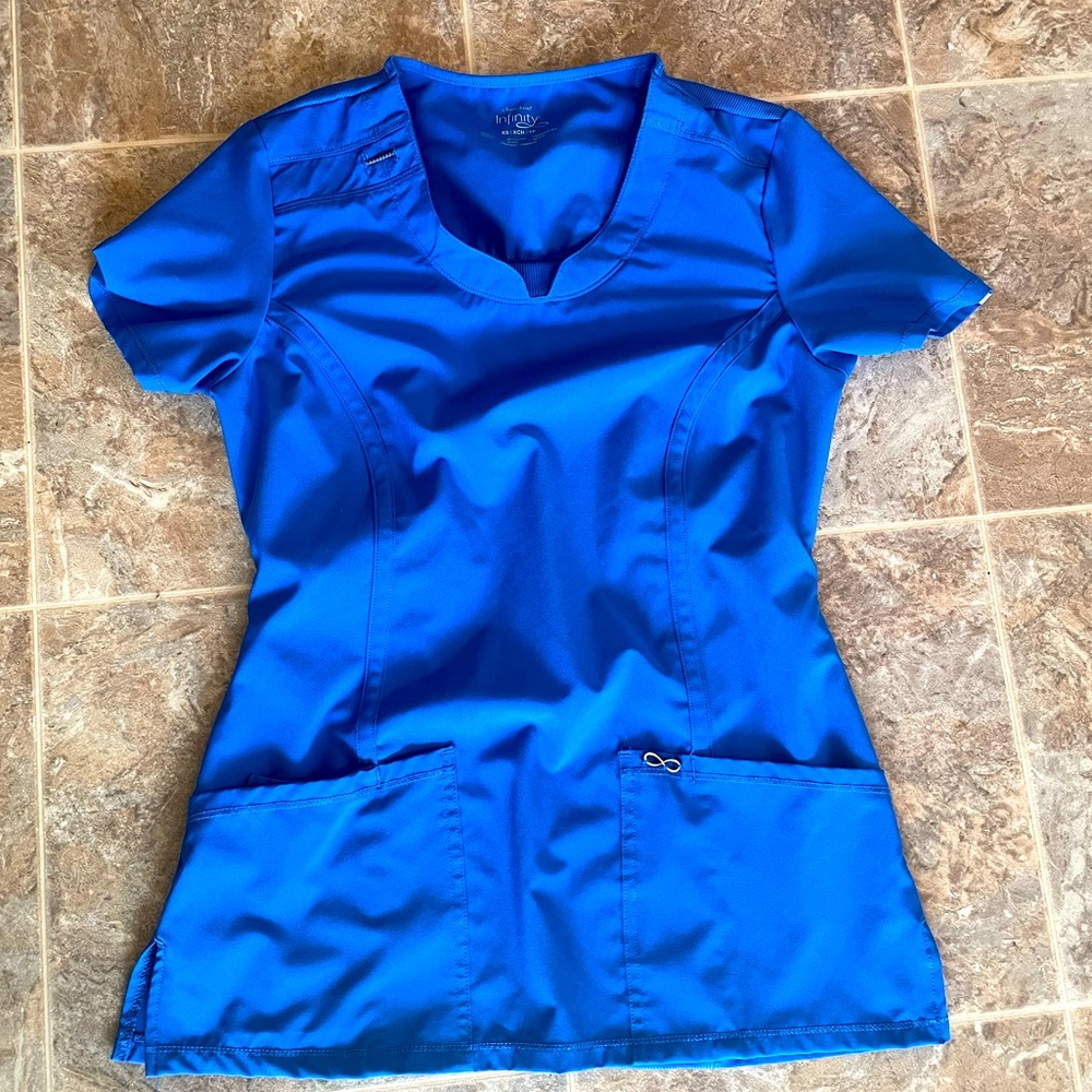 Cherokee Scrub Top XS